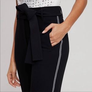 Aritzia Wilfred Tie-Front / Jallade Pant Black w/White Stitching Sz 10